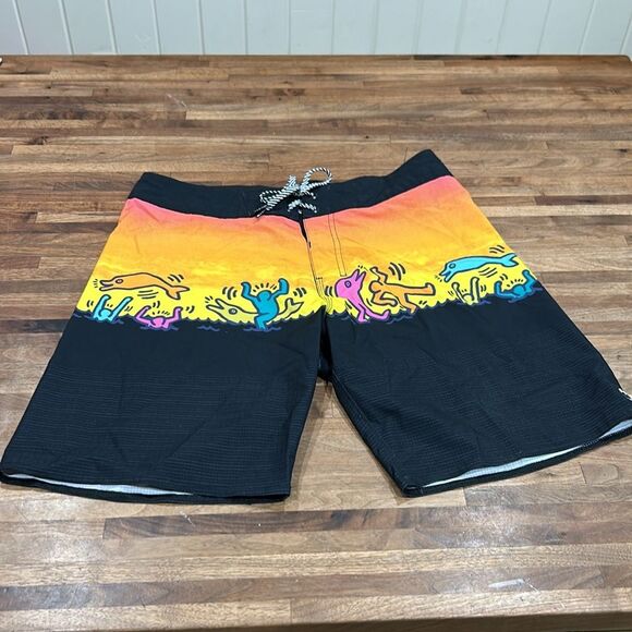 Billabong NWT Keith Haring Dolphin Dance Airlite Performance Boardshorts! - Picture 9 of 10